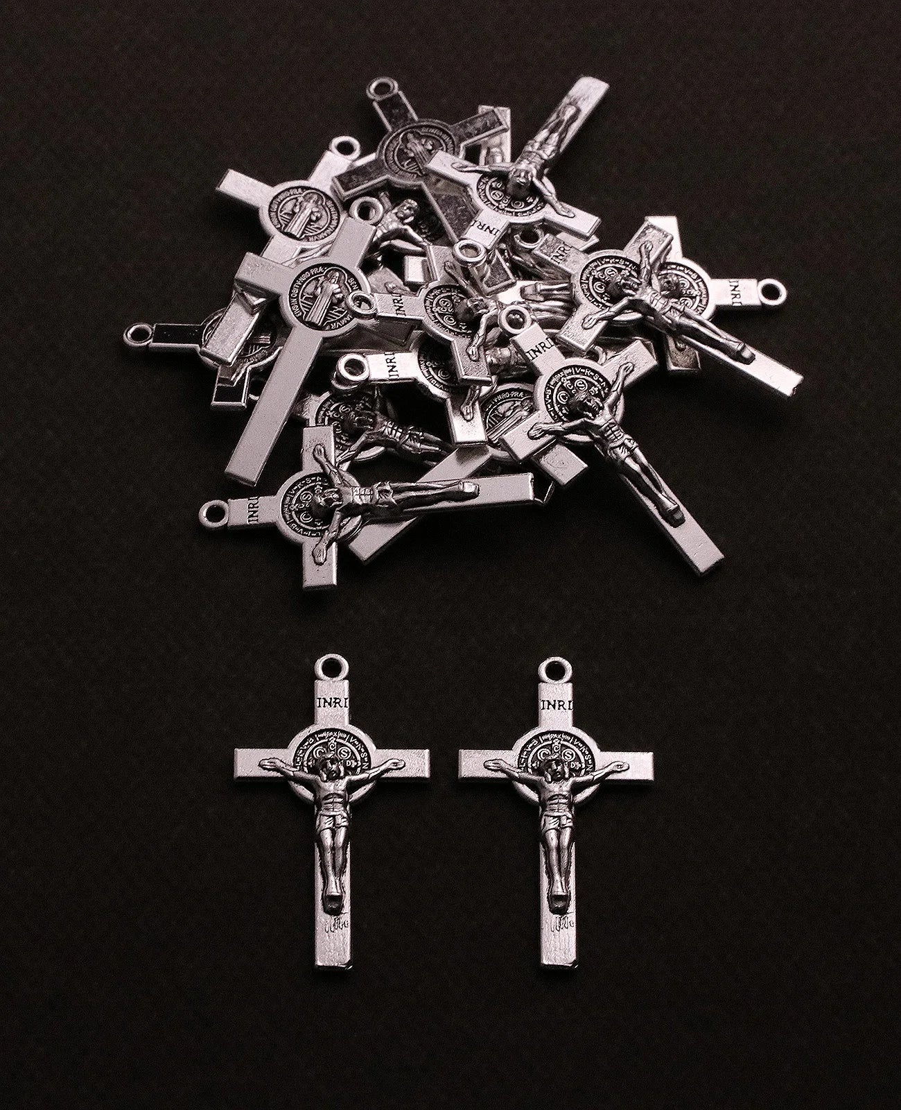 10Pcs/15Pcs/30Pcs Catholic Exorcism St.Benedict Pendants INRI Crucifix