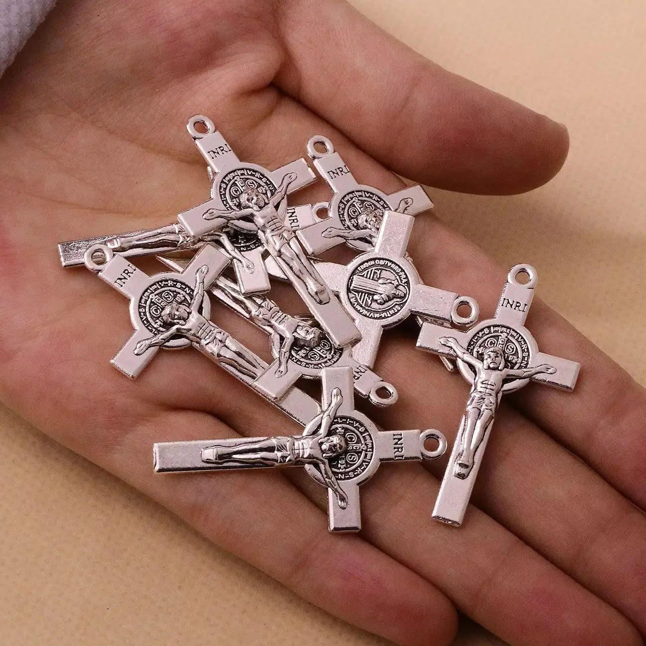 10Pcs/15Pcs/30Pcs Catholic Exorcism St.Benedict Pendants INRI Crucifix
