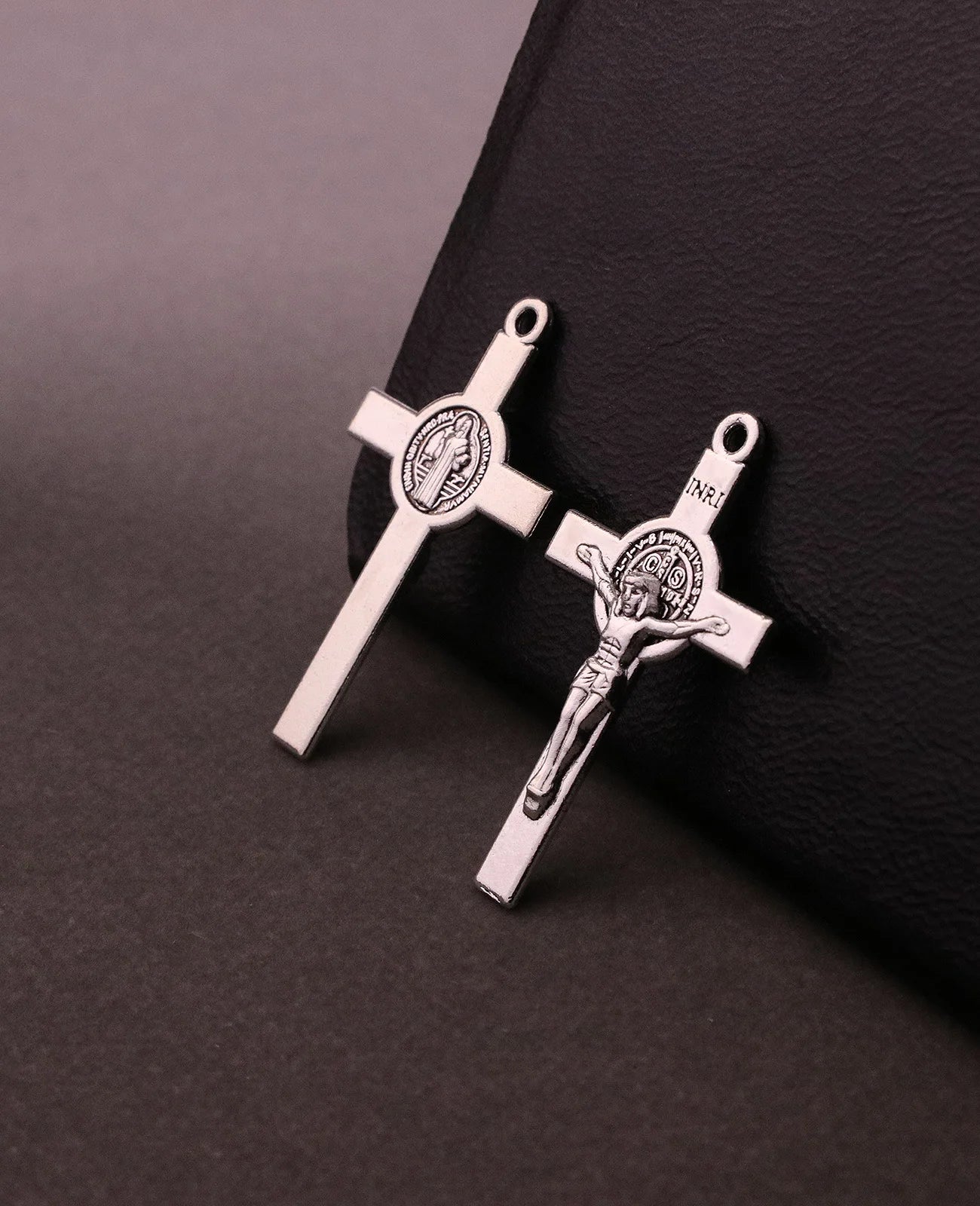 10Pcs/15Pcs/30Pcs Catholic Exorcism St.Benedict Pendants INRI Crucifix
