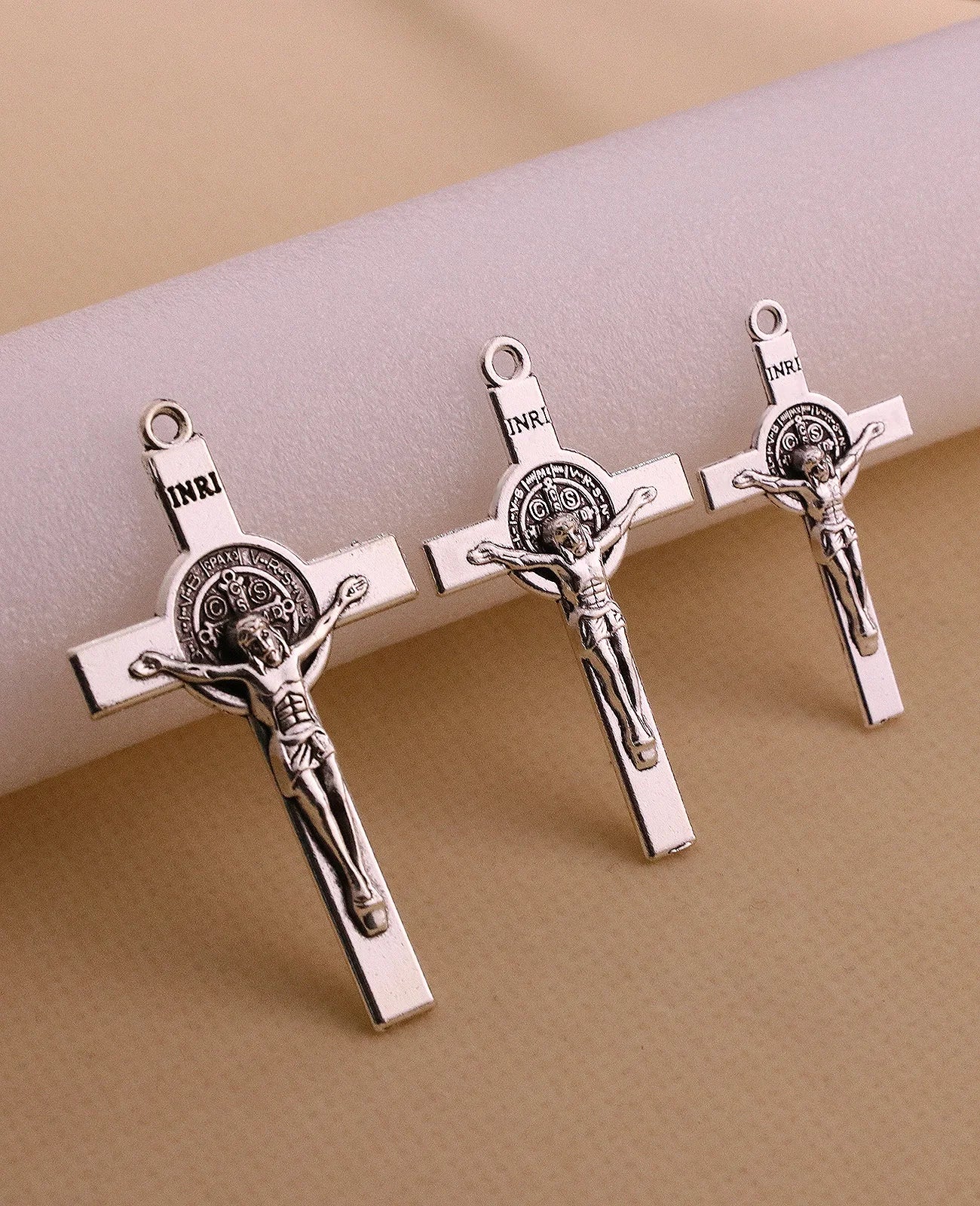 10Pcs/15Pcs/30Pcs Catholic Exorcism St.Benedict Pendants INRI Crucifix