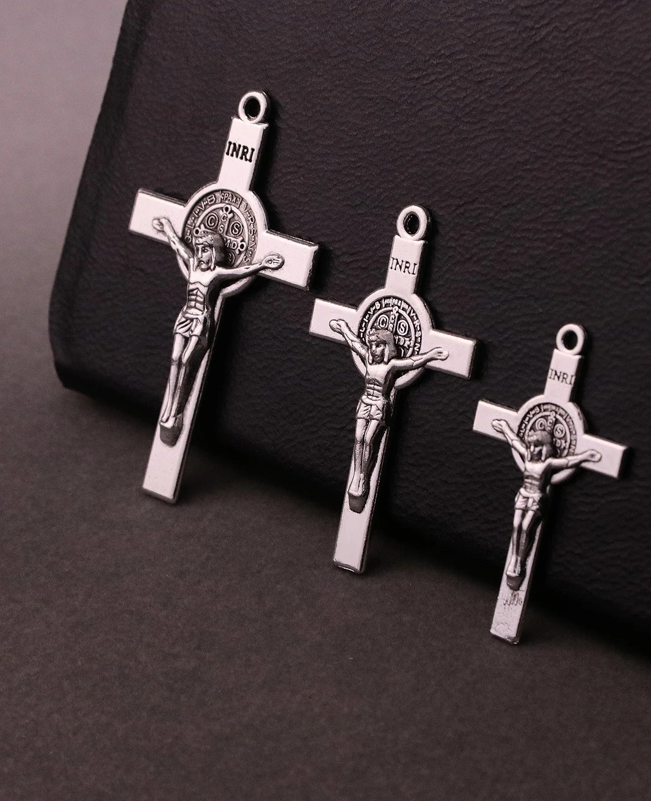 10Pcs/15Pcs/30Pcs Catholic Exorcism St.Benedict Pendants INRI Crucifix